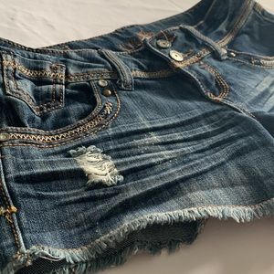 Almost Famous Women’s Sz. 7 Mini Jean Shorts
